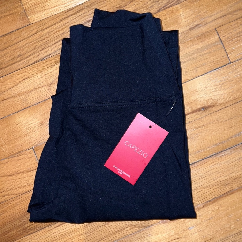 Brand new w tags Capezio black athletic leggings, sz small